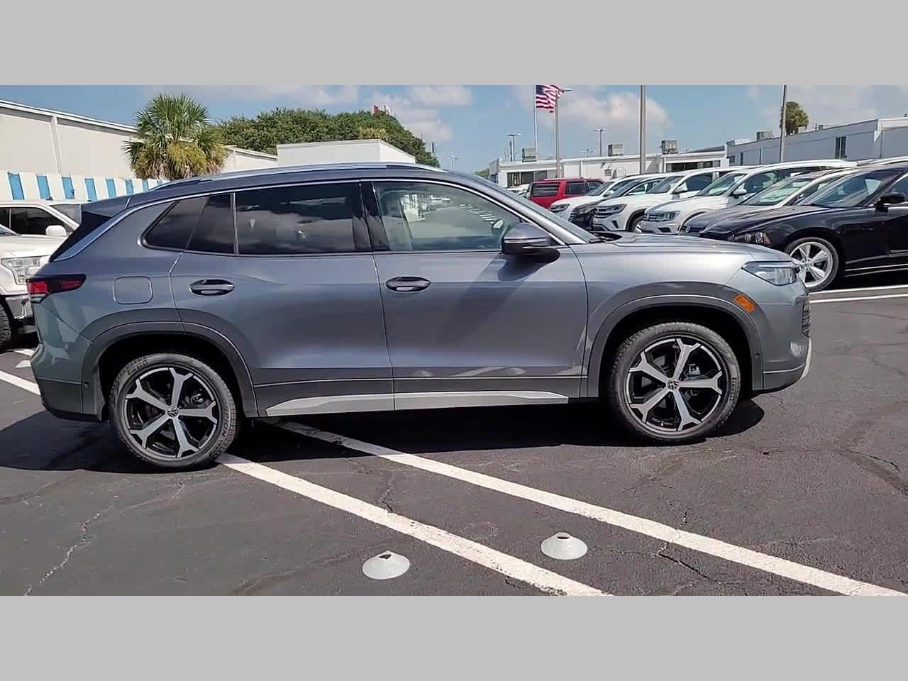 2025 Volkswagen Tiguan SE