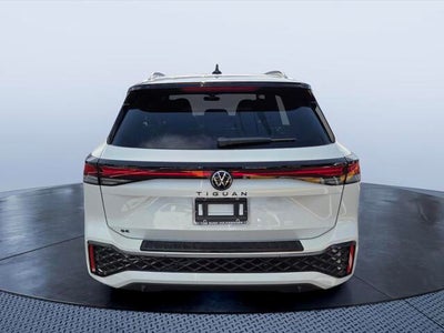 2026 Volkswagen Tiguan SE R-Line Black