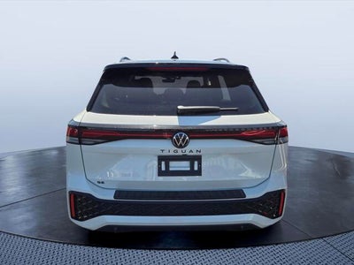 2026 Volkswagen Tiguan SE R-Line Black