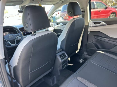 2026 Volkswagen Taos SE