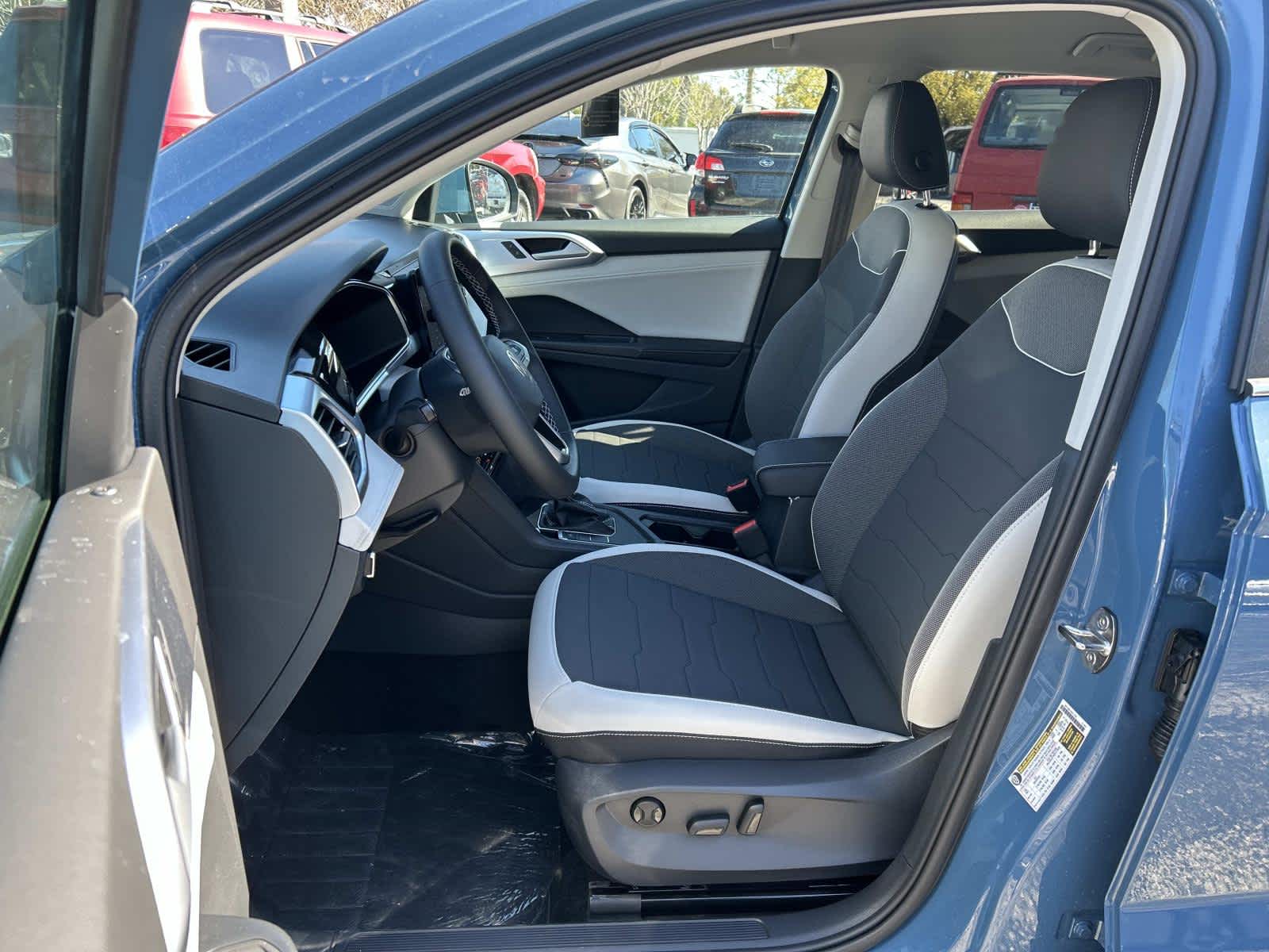 2026 Volkswagen Taos SE