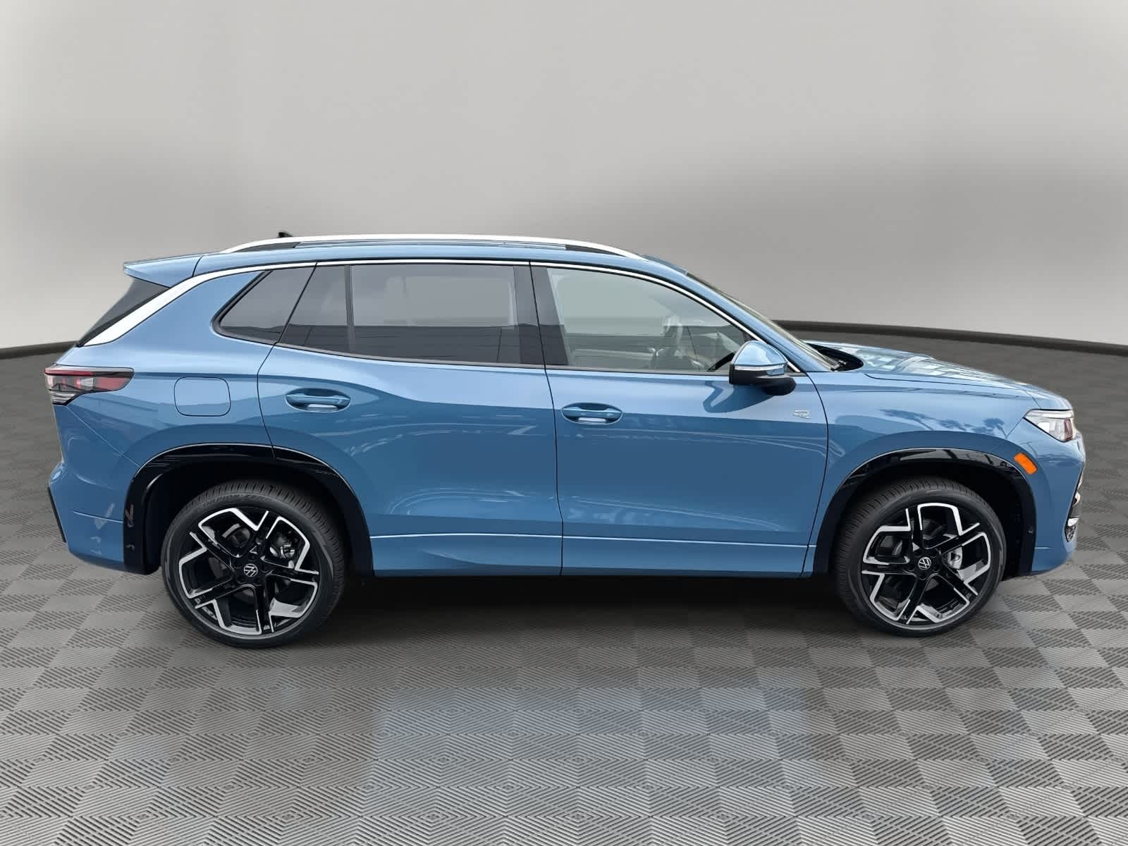 2026 Volkswagen Tiguan SEL R-Line Turbo