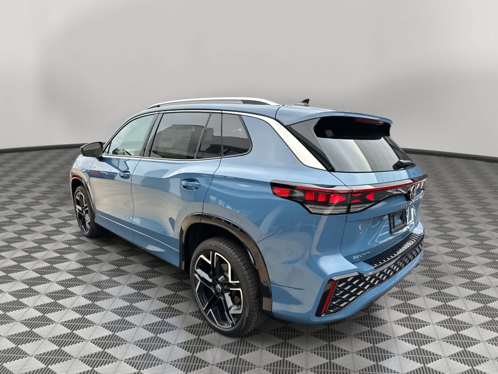 2026 Volkswagen Tiguan SEL R-Line Turbo