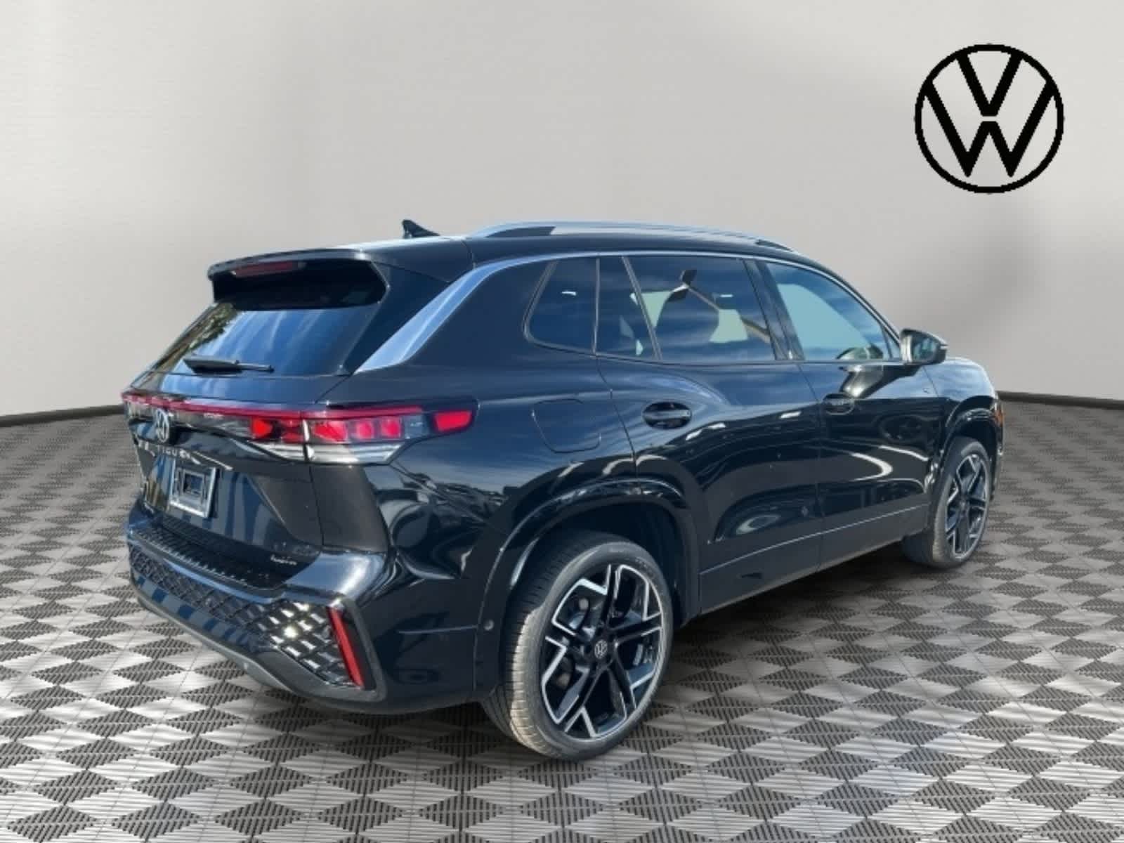 2026 Volkswagen Tiguan SEL R-Line Turbo