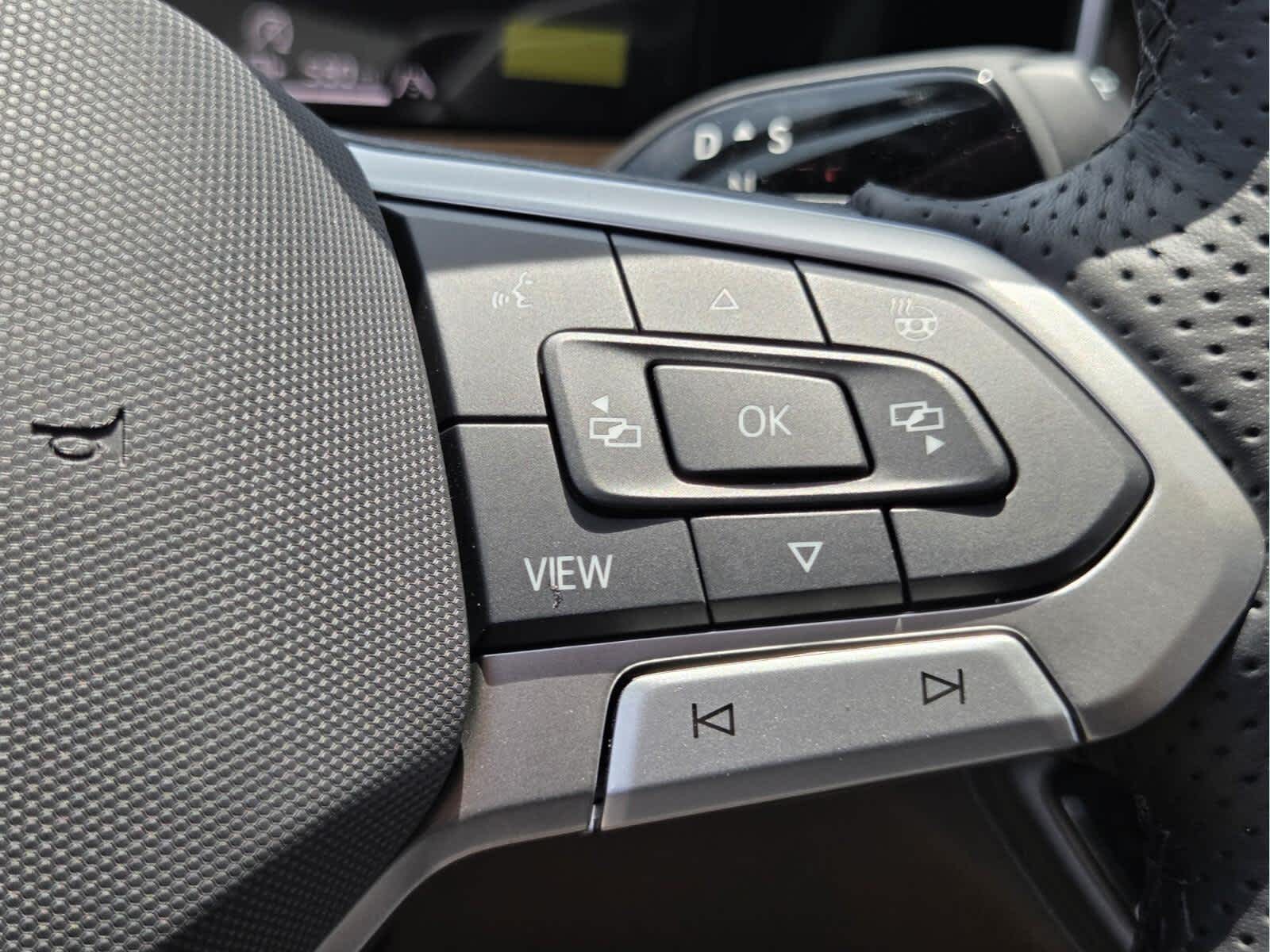 2026 Volkswagen Tiguan SEL R-Line Turbo