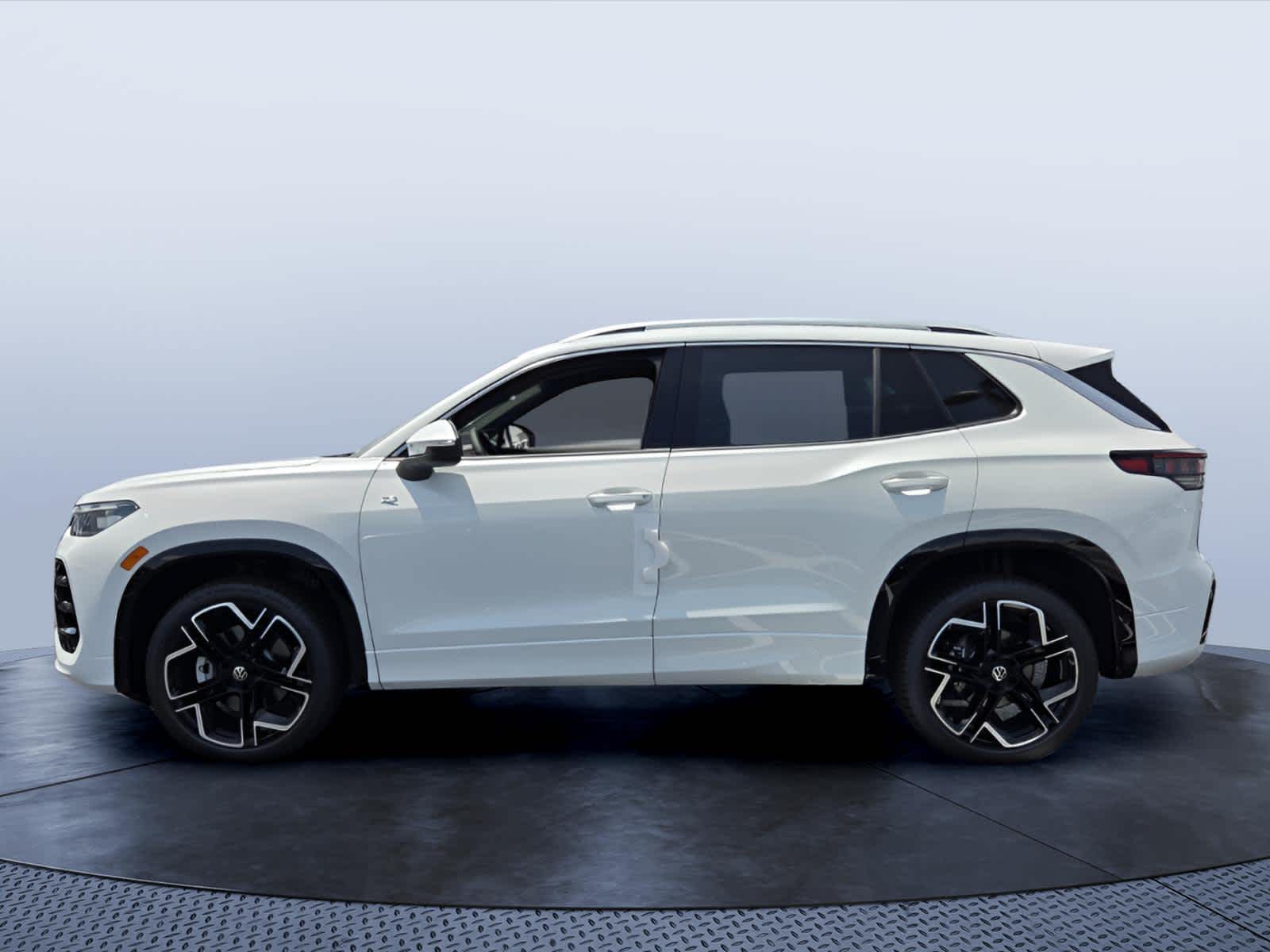 2026 Volkswagen Tiguan SEL R-Line Turbo