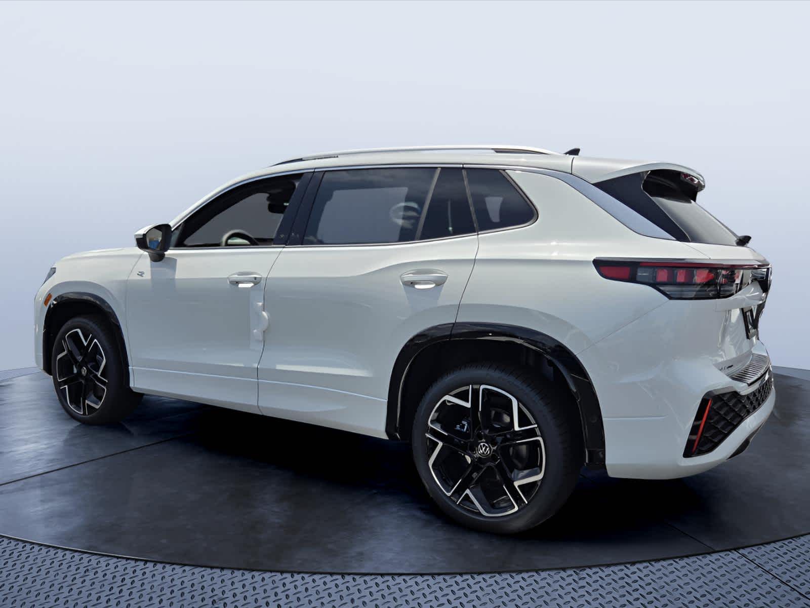 2026 Volkswagen Tiguan SEL R-Line Turbo