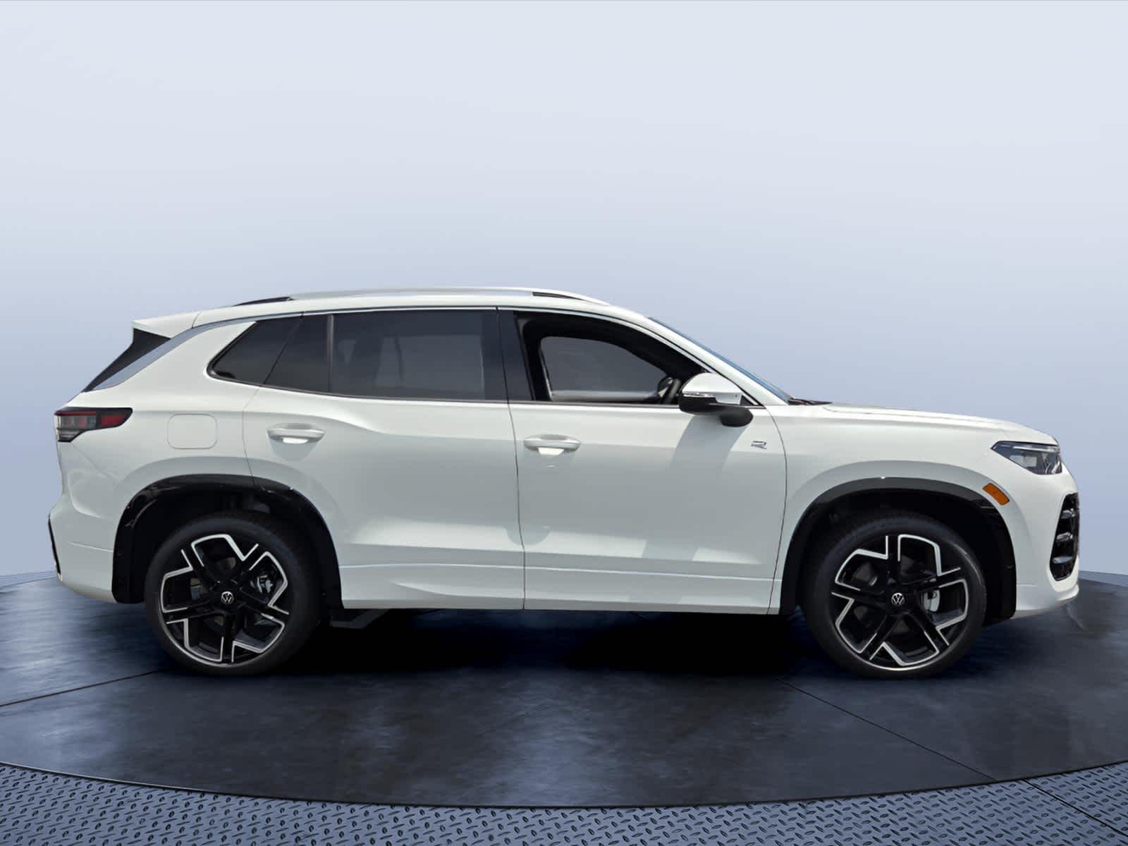 2026 Volkswagen Tiguan SEL R-Line Turbo