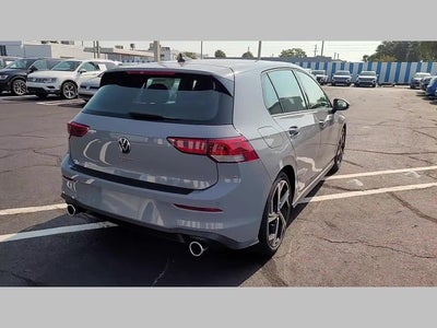 2025 Volkswagen Golf GTI SE