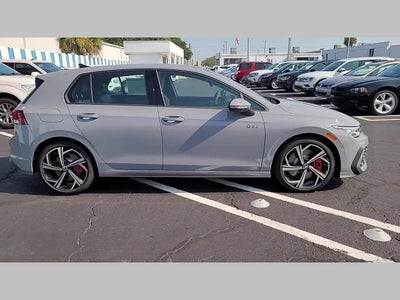 2025 Volkswagen Golf GTI SE