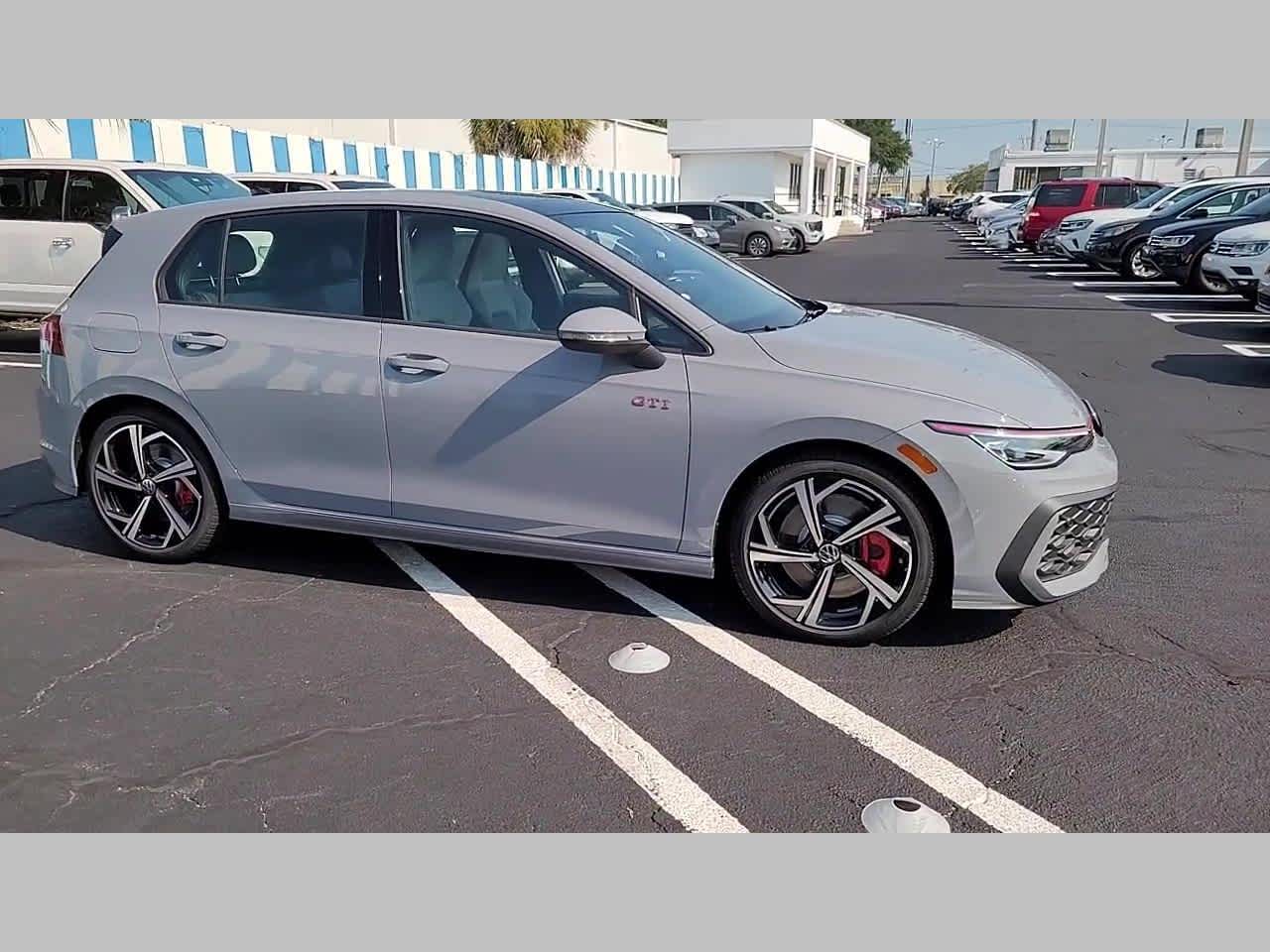 2025 Volkswagen Golf GTI SE