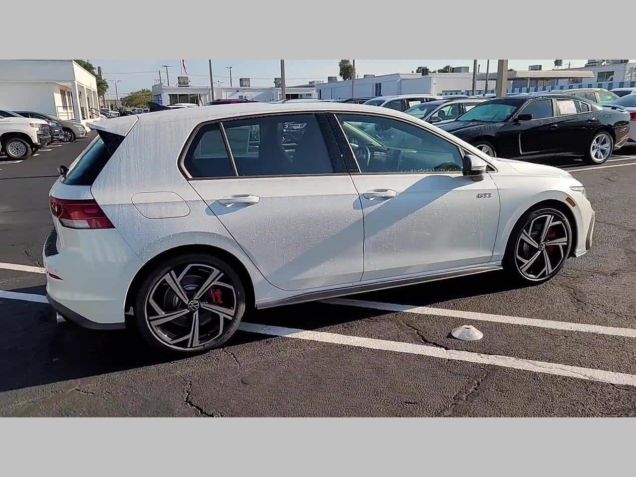 2025 Volkswagen Golf GTI SE