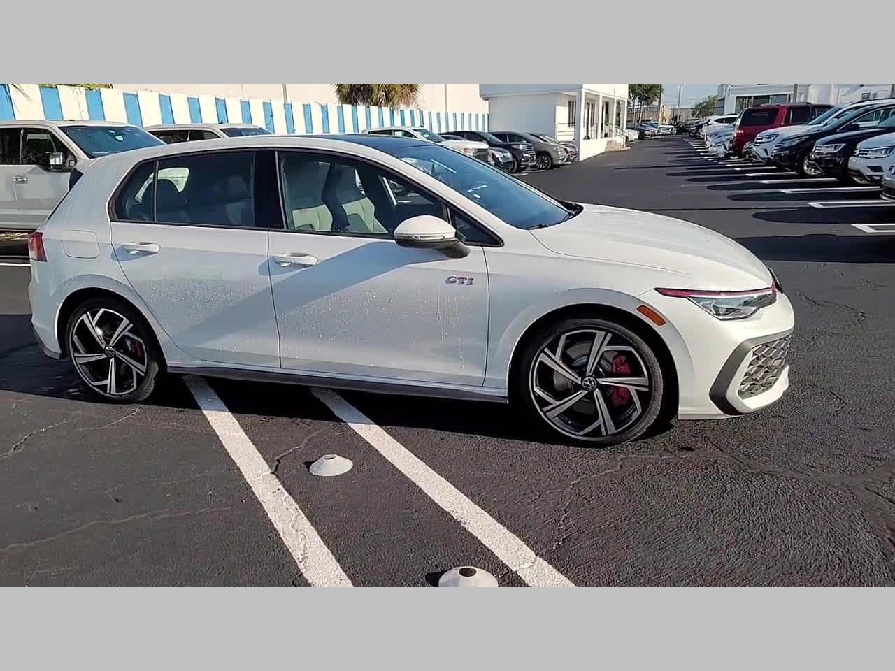 2025 Volkswagen Golf GTI SE