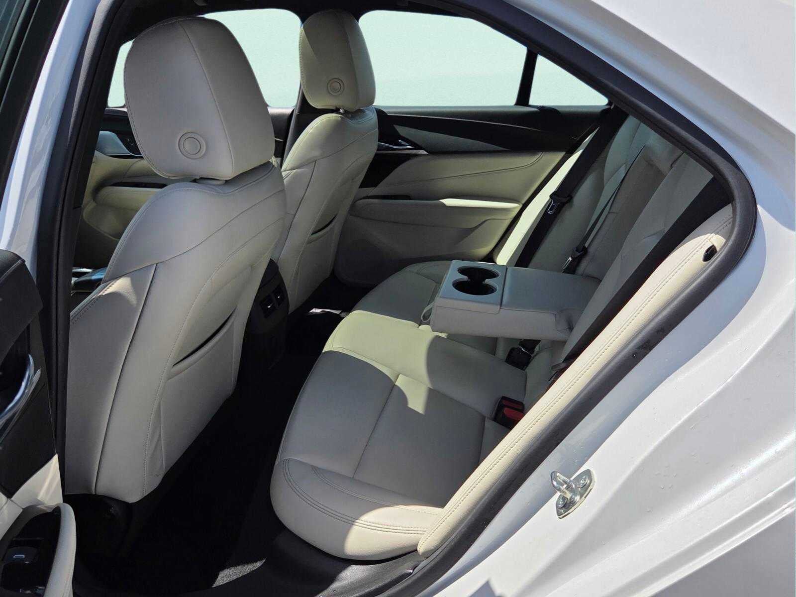 2023 Cadillac CT4 Luxury
