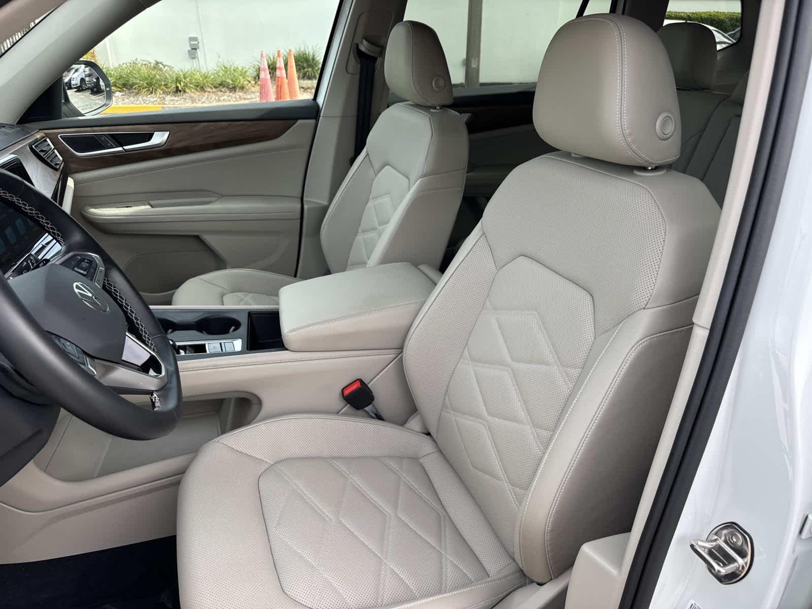 2025 Volkswagen Atlas 2.0T SE