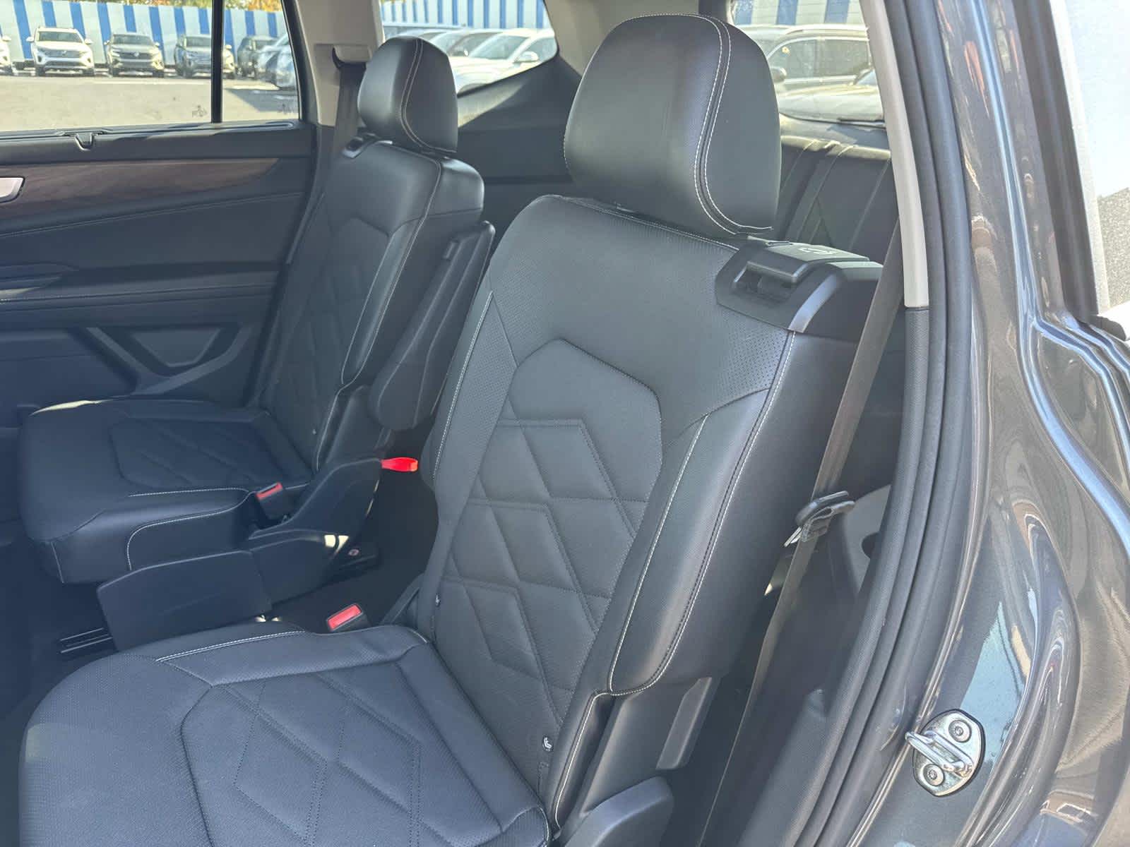 2024 Volkswagen Atlas 2.0T SE w/Technology