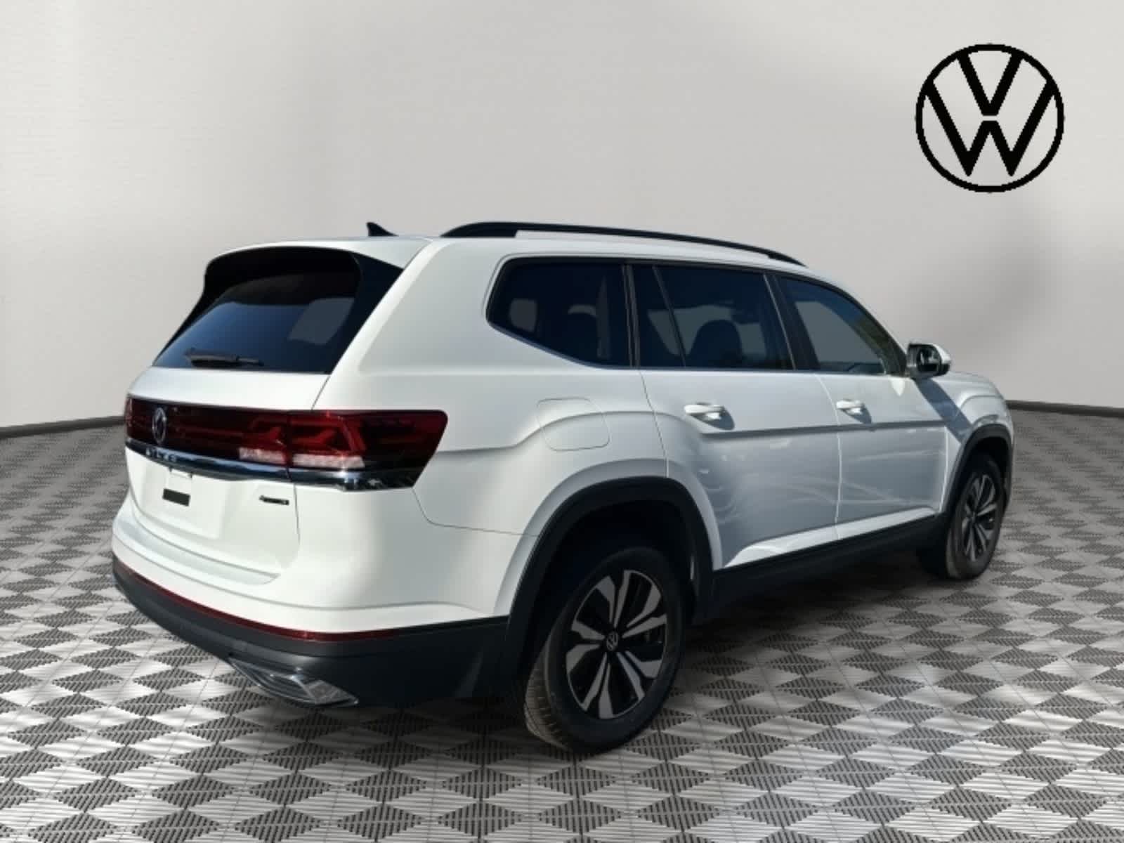 2024 Volkswagen Atlas 2.0T SE