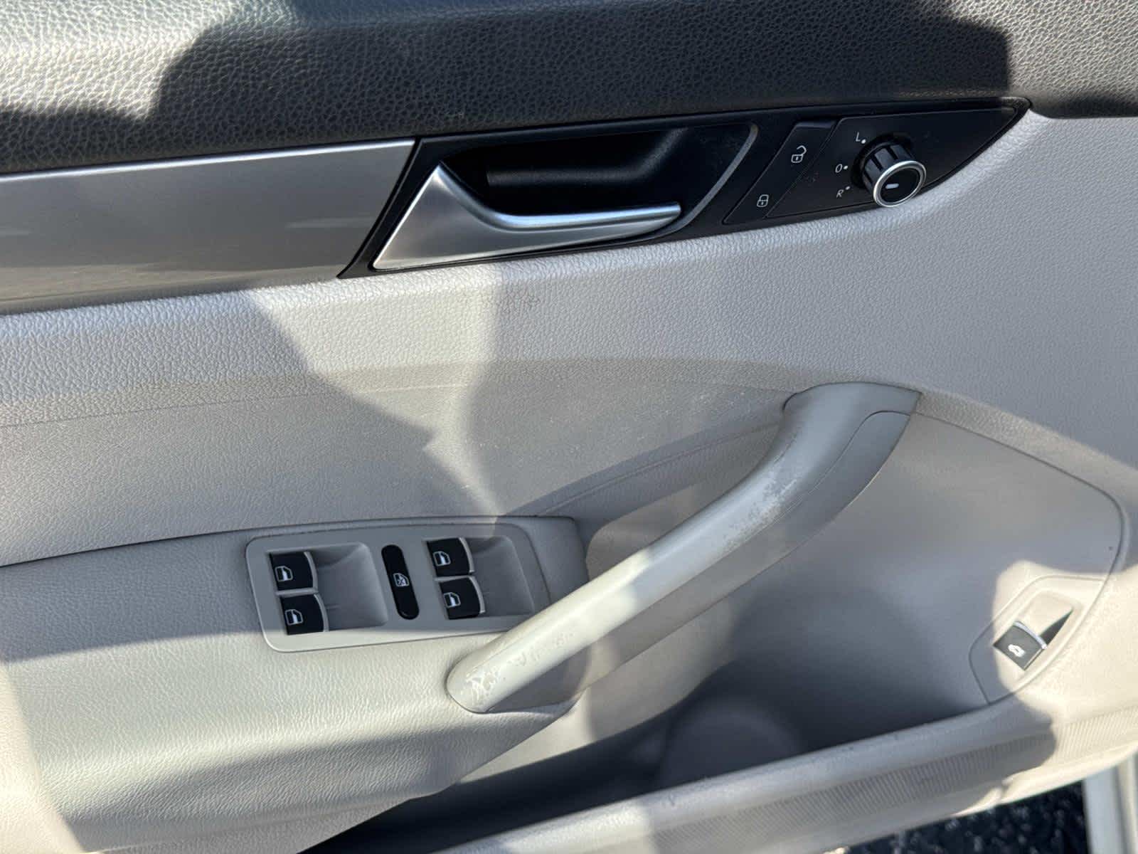 2012 Volkswagen Passat S