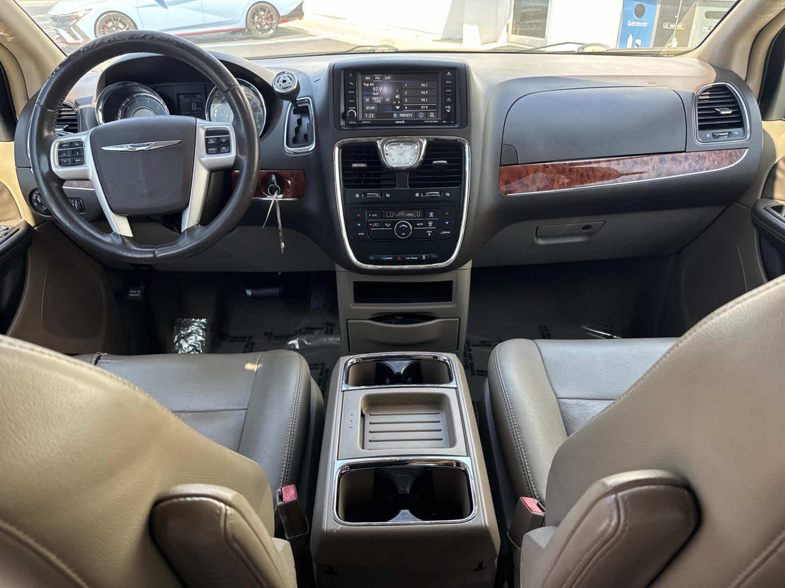 2016 Chrysler Town & Country Touring