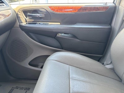 2016 Chrysler Town & Country Touring