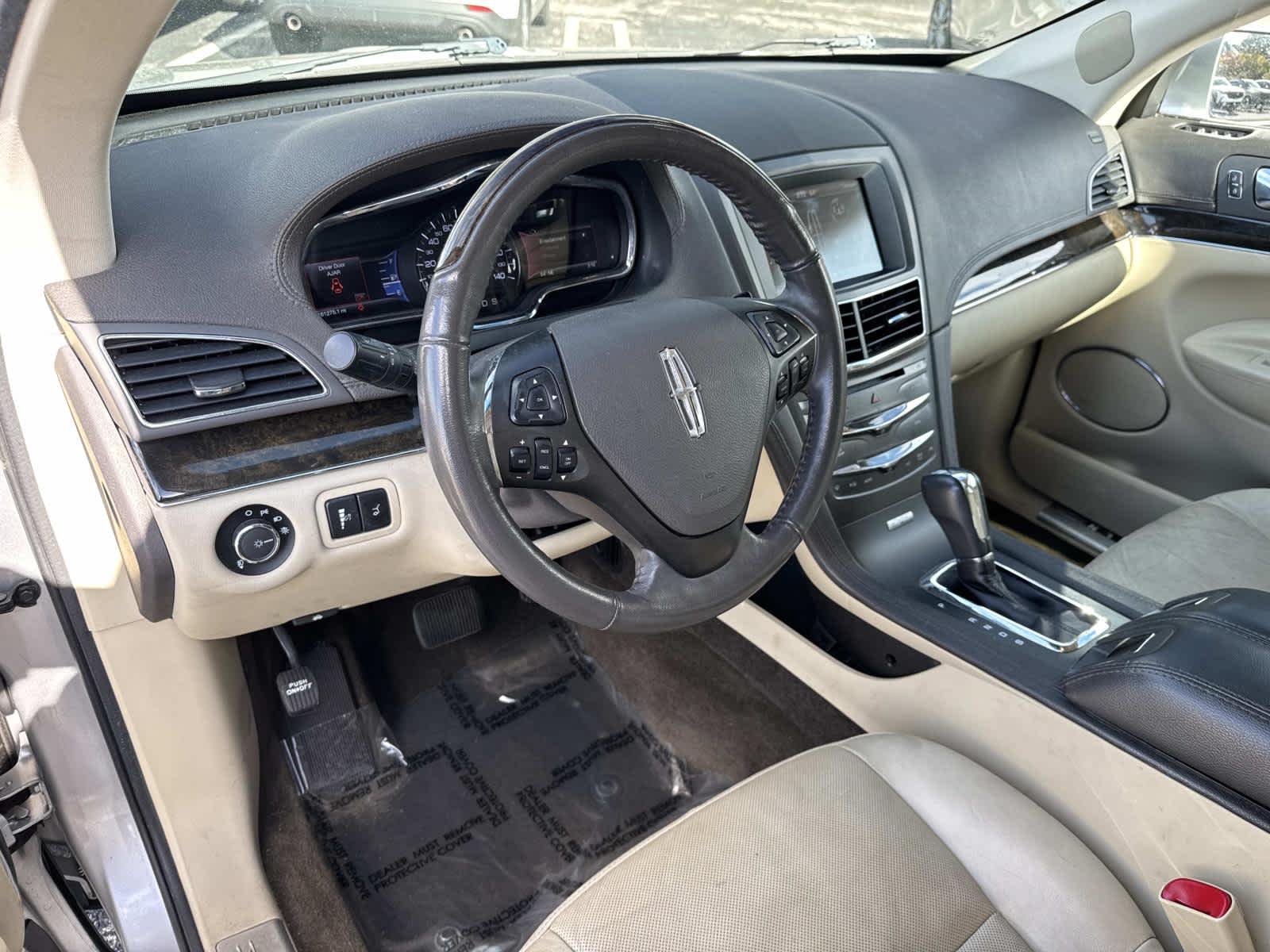 2014 Lincoln MKT Base