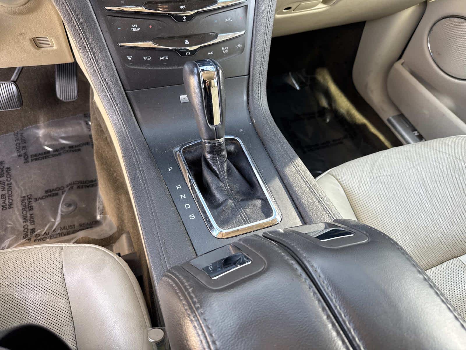 2014 Lincoln MKT Base