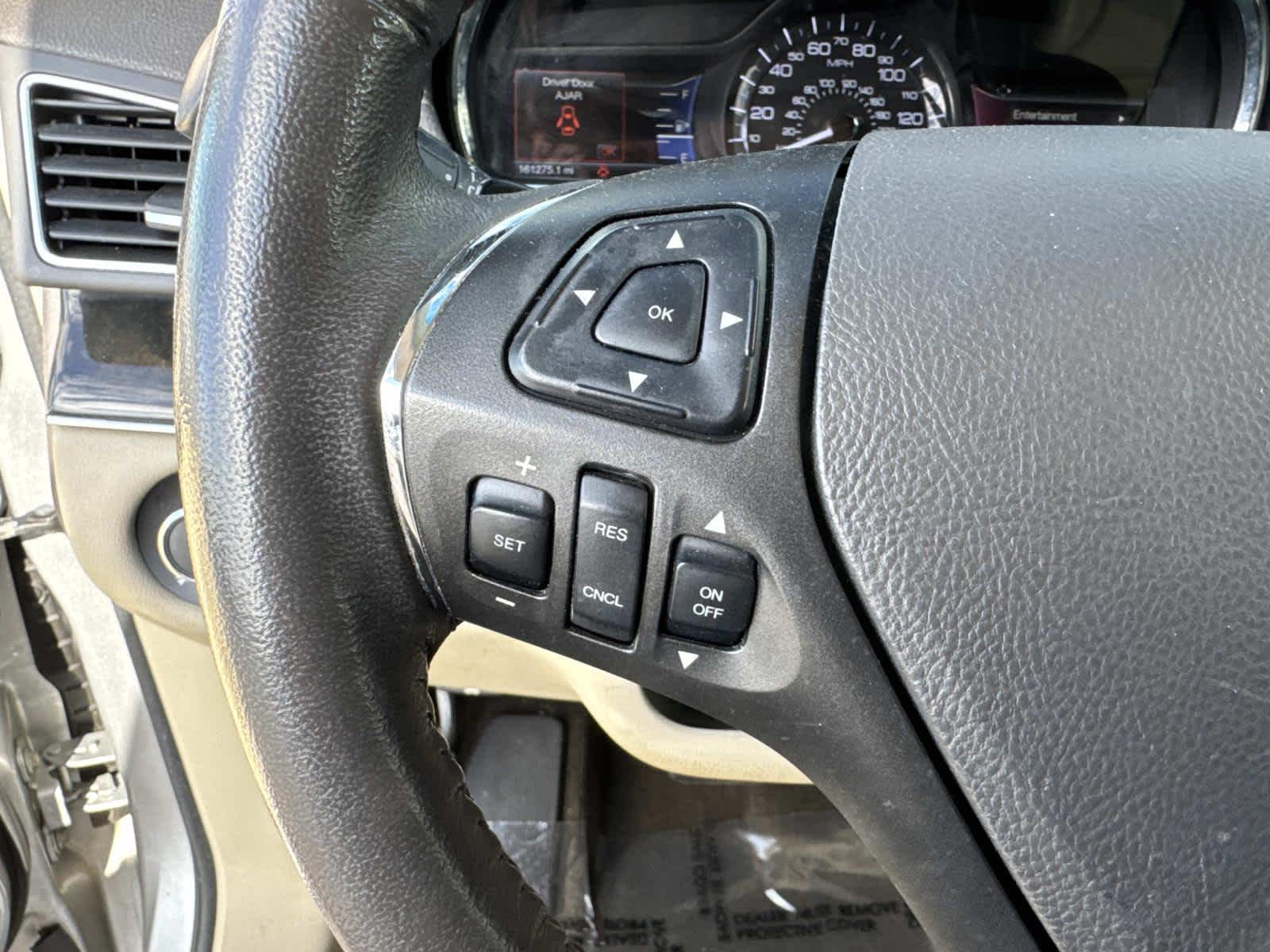 2014 Lincoln MKT Base