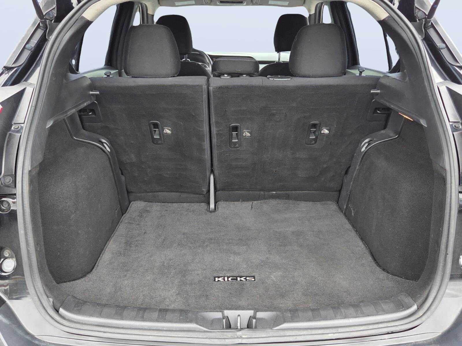 2019 Nissan Kicks S