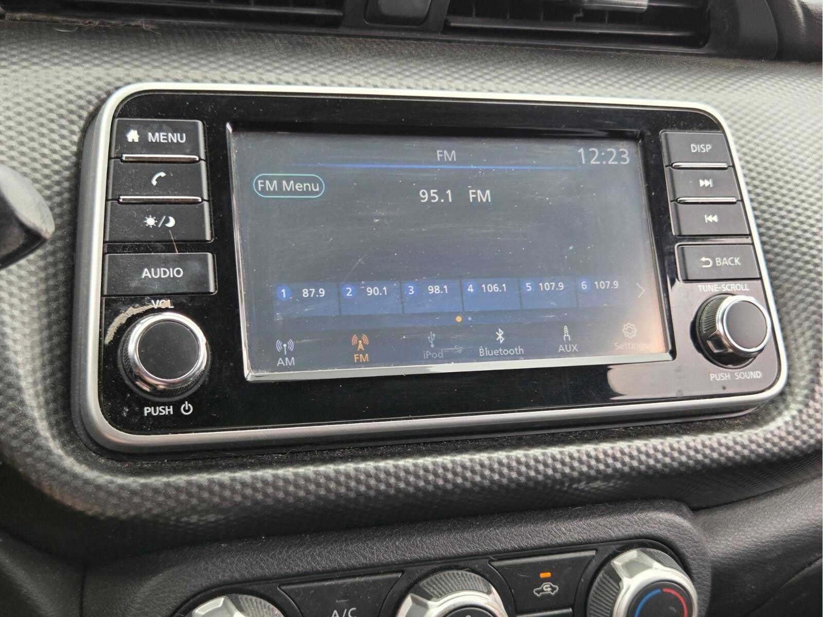 2019 Nissan Kicks S