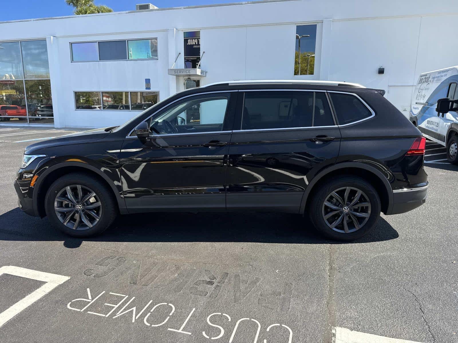 2023 Volkswagen Tiguan SE