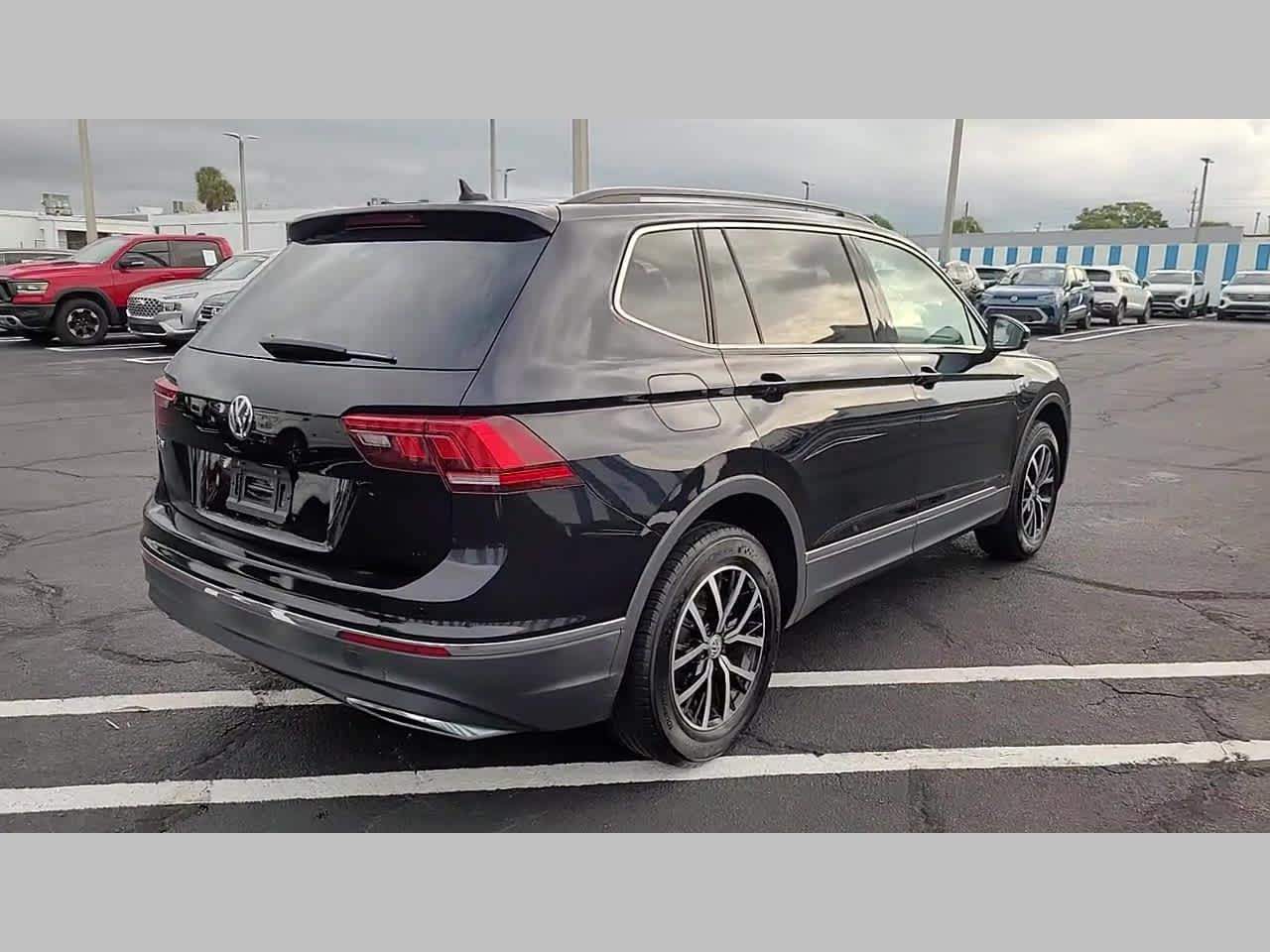 2021 Volkswagen Tiguan SE R-Line Black