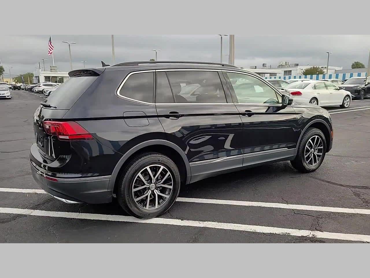 2021 Volkswagen Tiguan SE R-Line Black