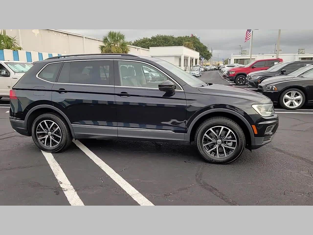 2021 Volkswagen Tiguan SE R-Line Black