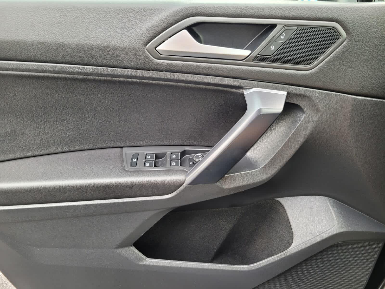 2021 Volkswagen Tiguan SE R-Line Black