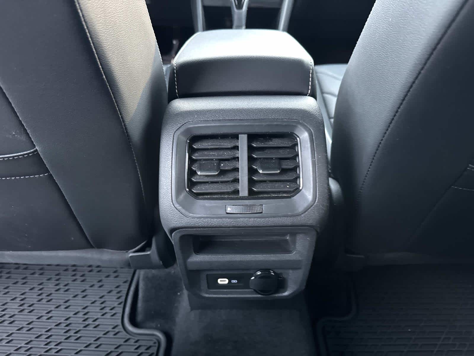 2024 Volkswagen Tiguan SEL R-Line