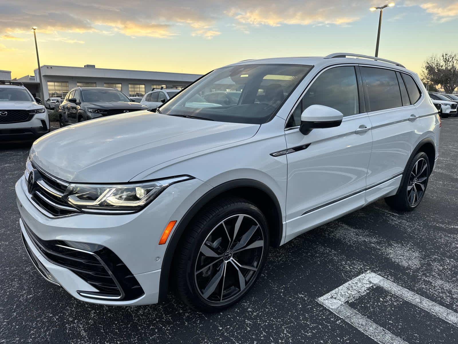 2024 Volkswagen Tiguan SEL R-Line