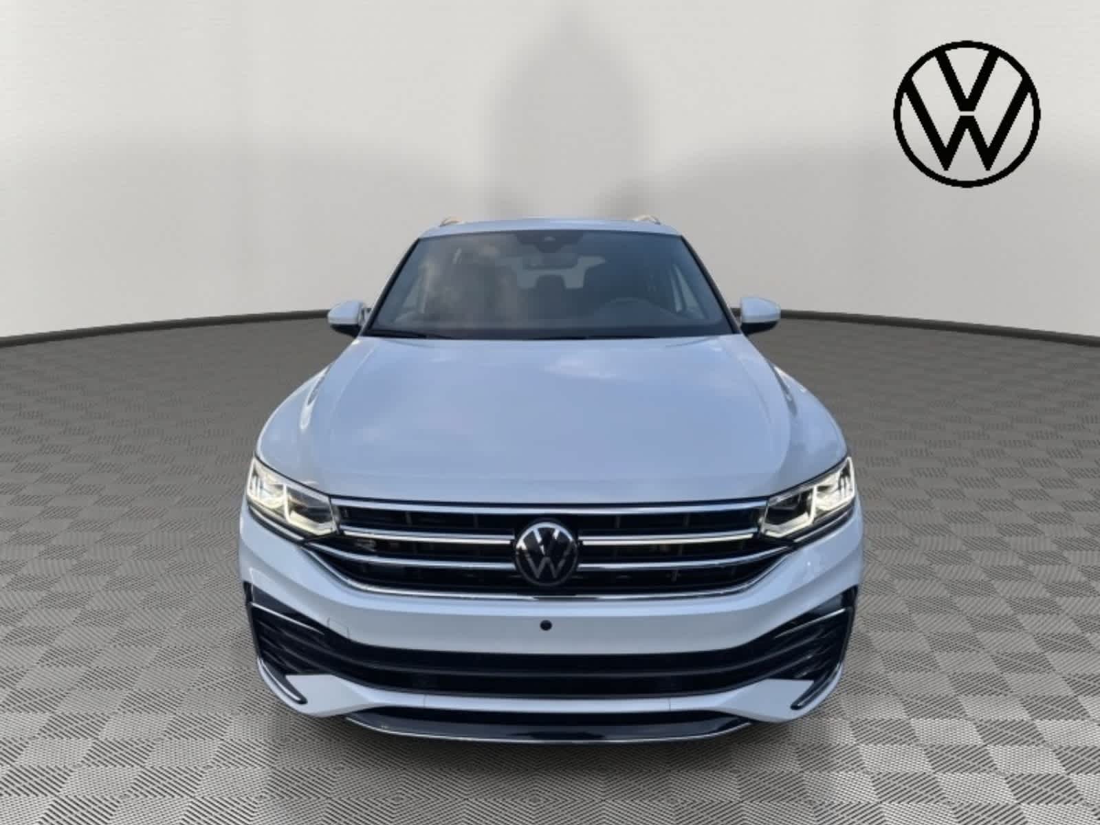 2024 Volkswagen Tiguan SEL R-Line