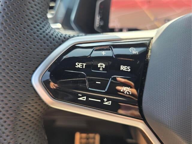 2022 Volkswagen Tiguan SEL R-Line