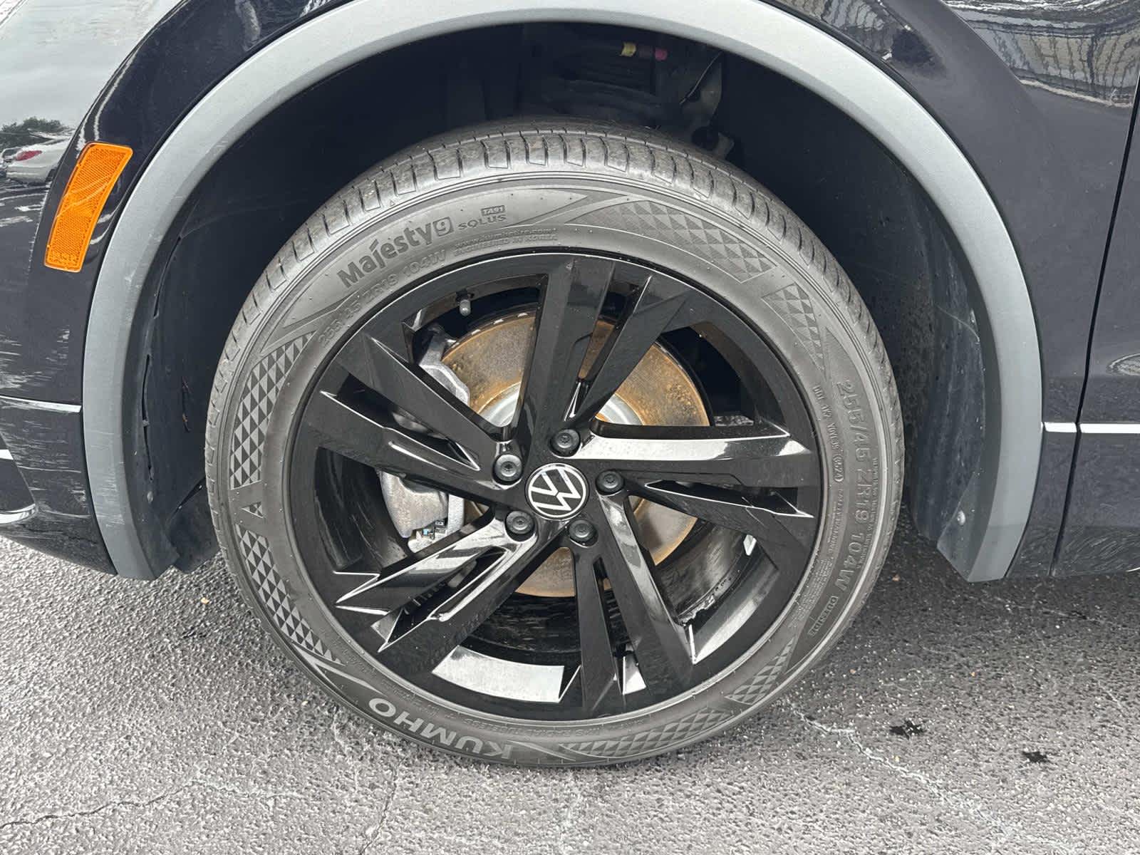 2024 Volkswagen Tiguan SE R-Line Black
