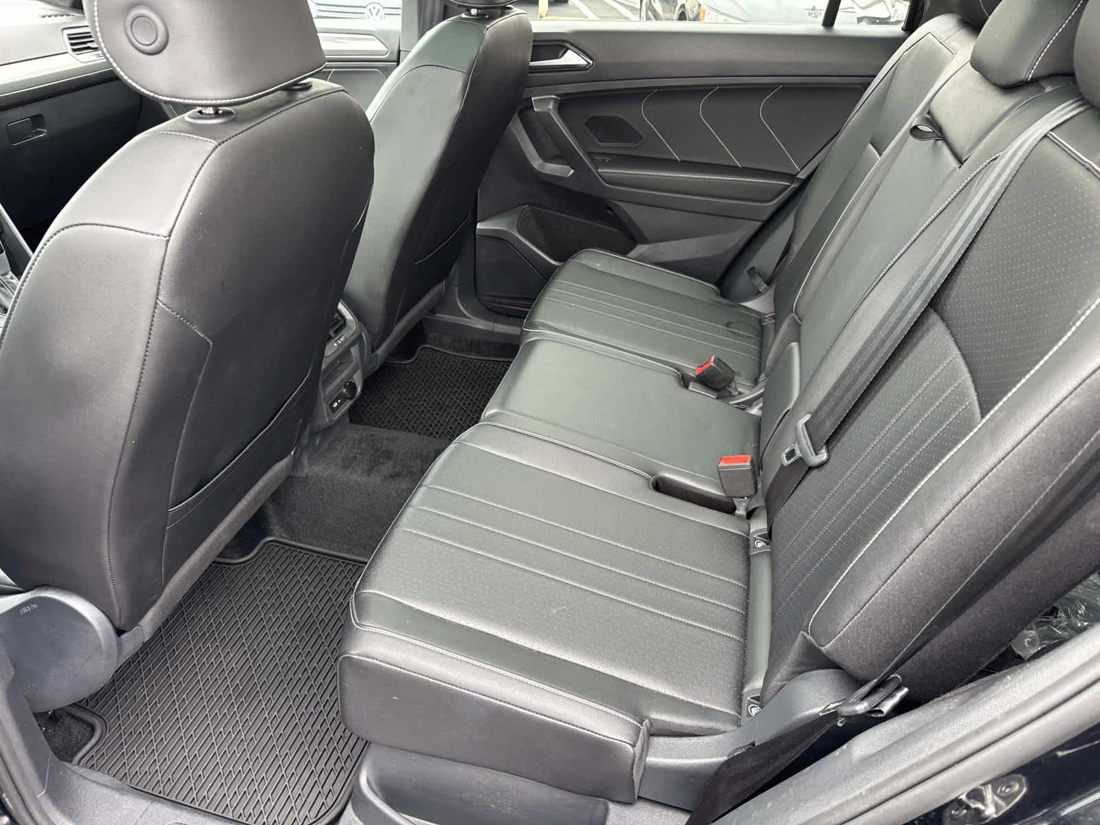 2024 Volkswagen Tiguan SE R-Line Black