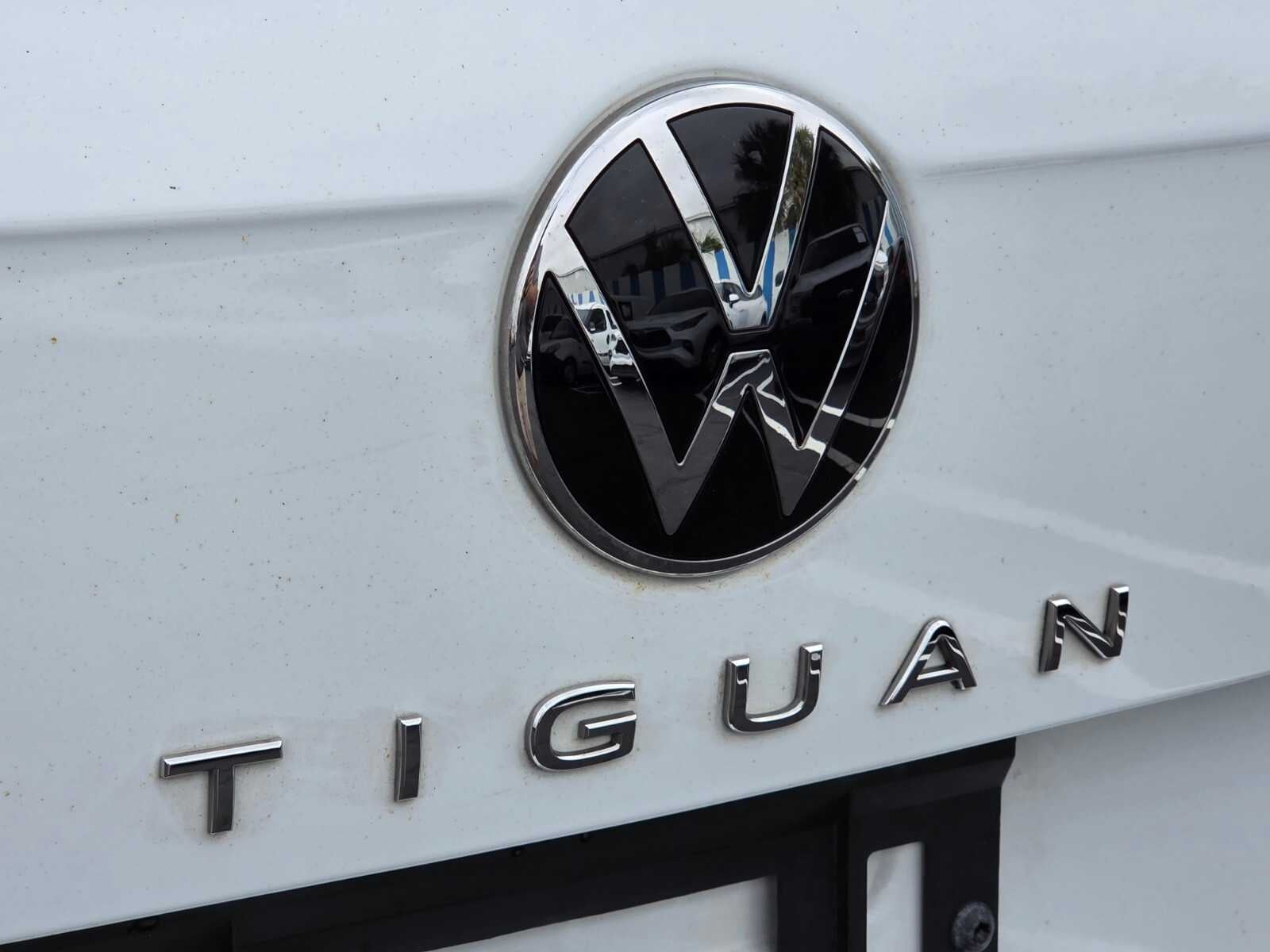 2022 Volkswagen Tiguan SE R-Line Black