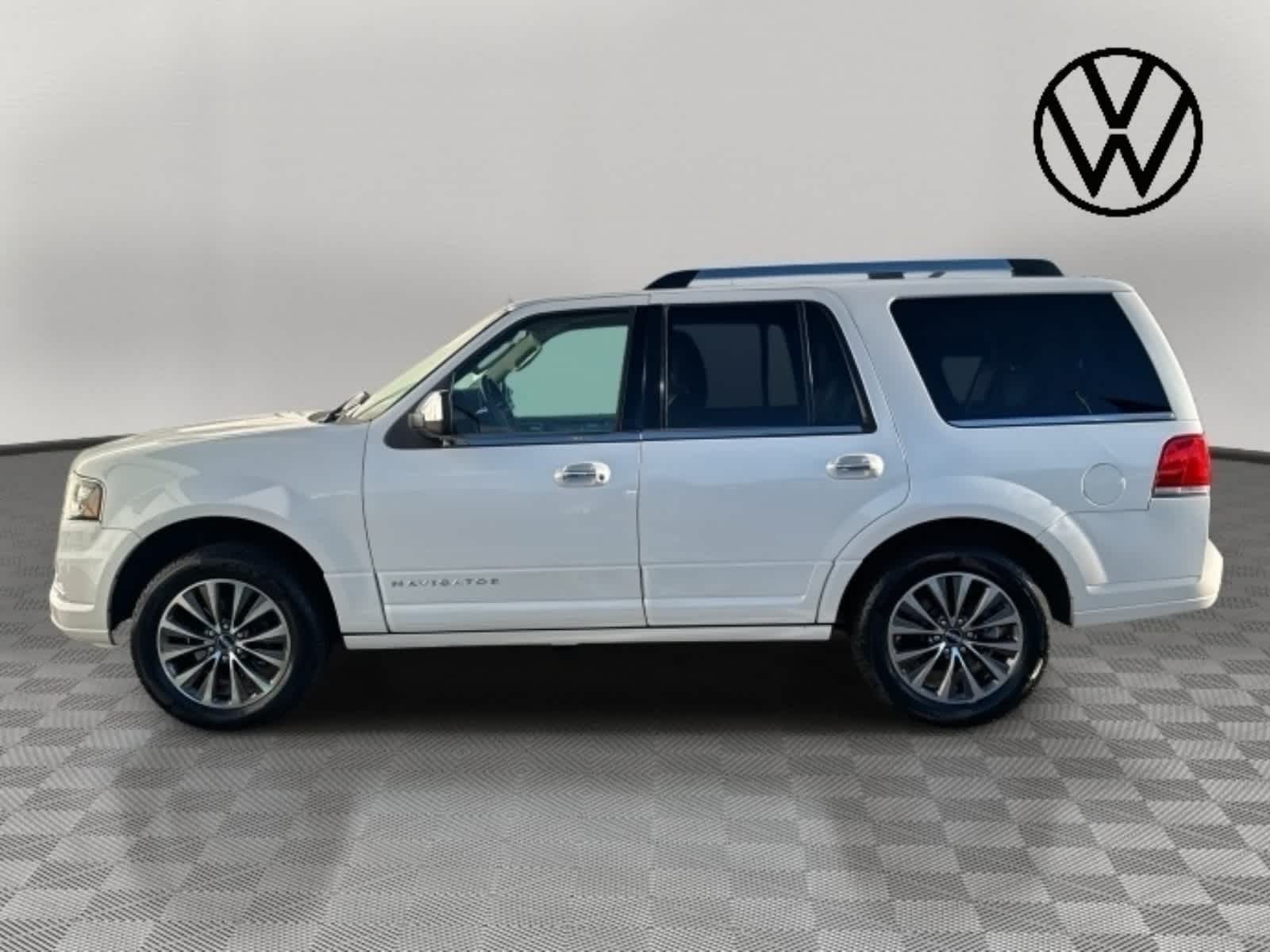 2015 Lincoln Navigator Base