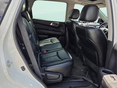 2017 Nissan Pathfinder SL