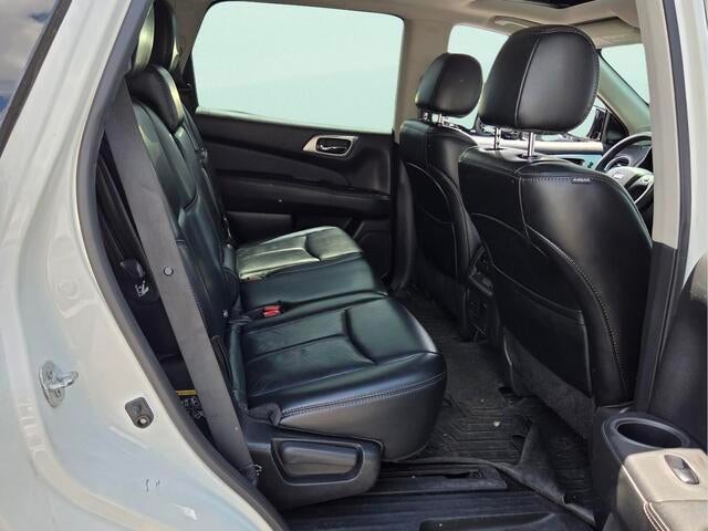 2017 Nissan Pathfinder SL