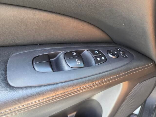 2017 Nissan Pathfinder SL