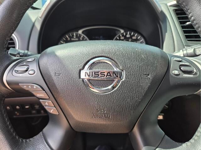 2017 Nissan Pathfinder SL