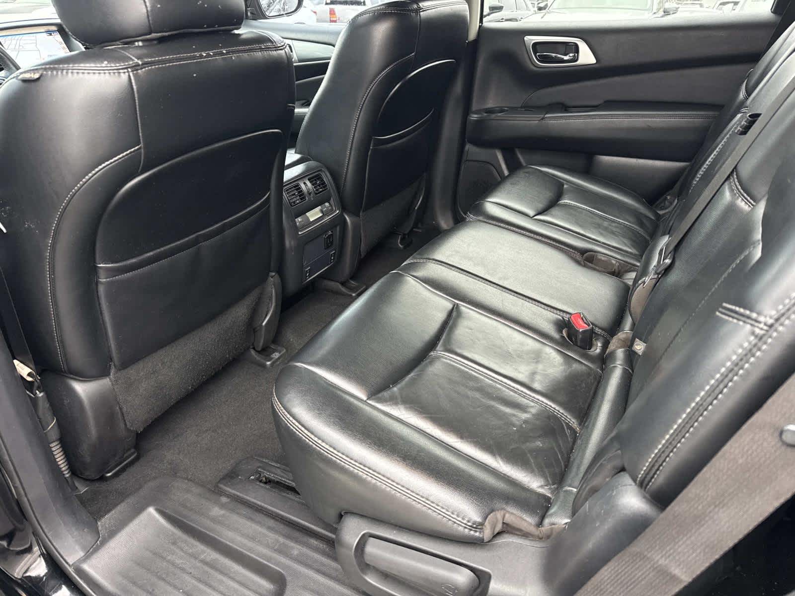 2017 Nissan Pathfinder SL