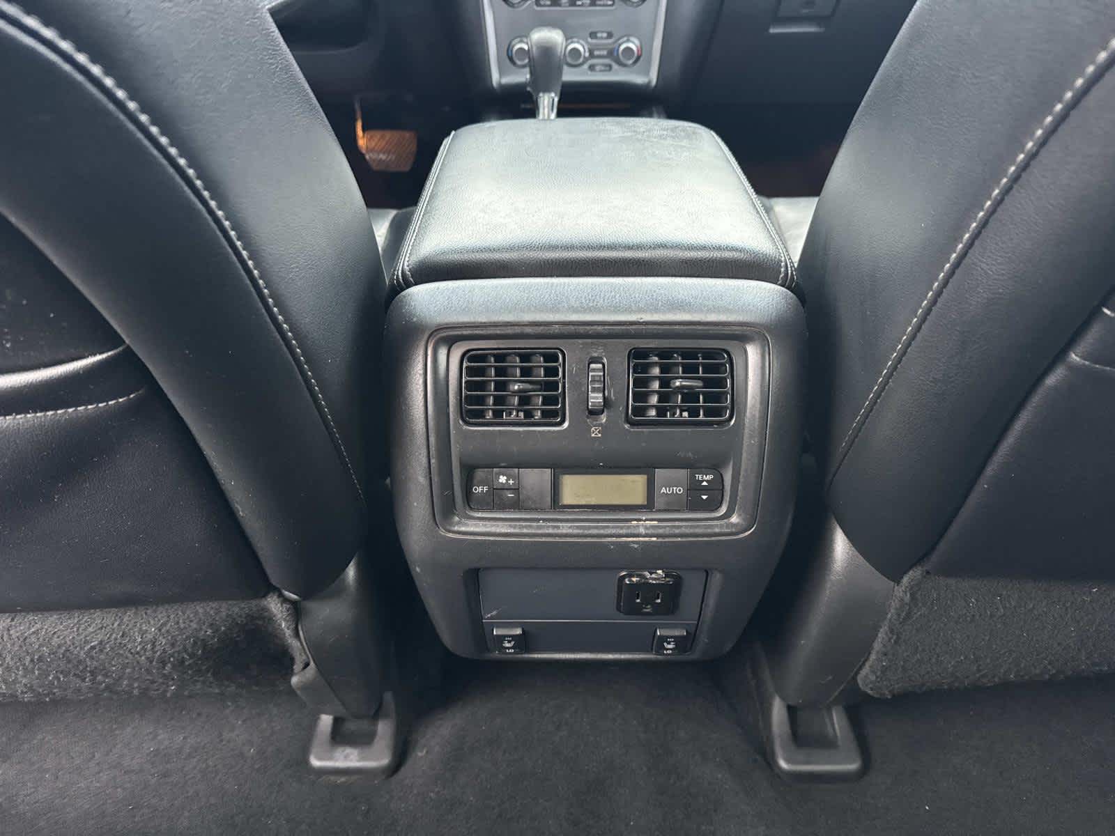 2017 Nissan Pathfinder SL