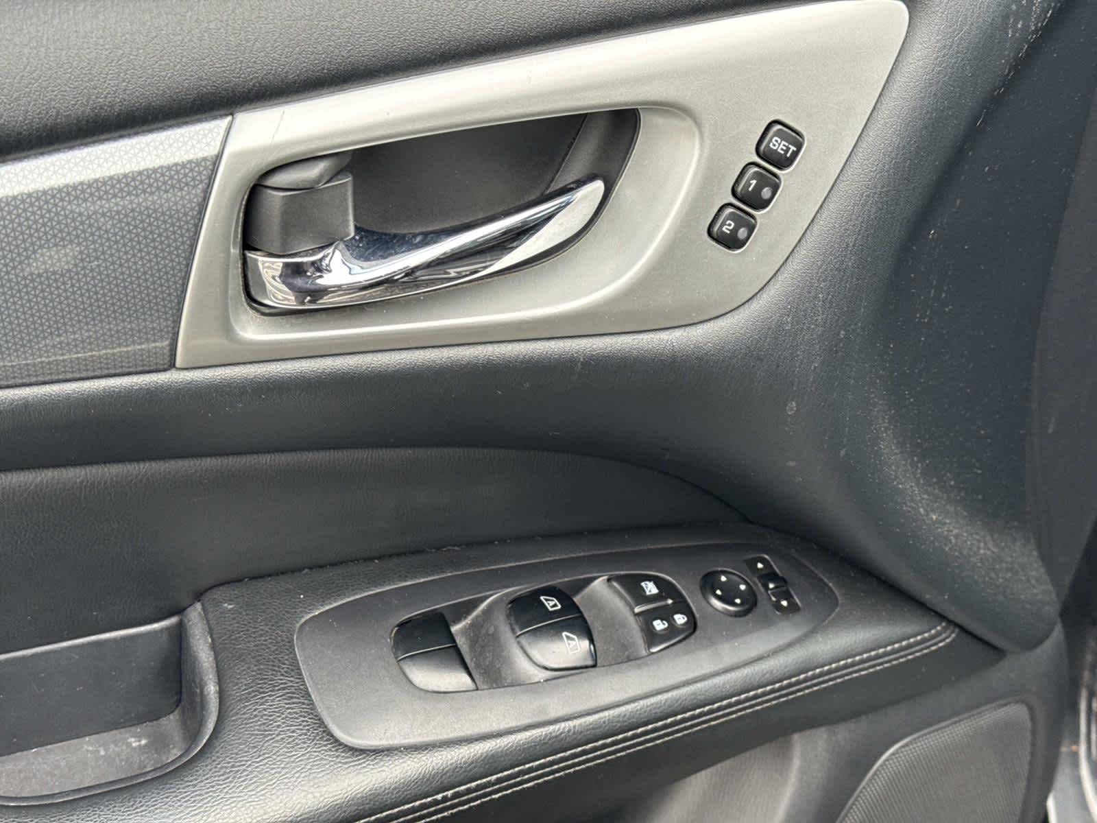 2017 Nissan Pathfinder SL