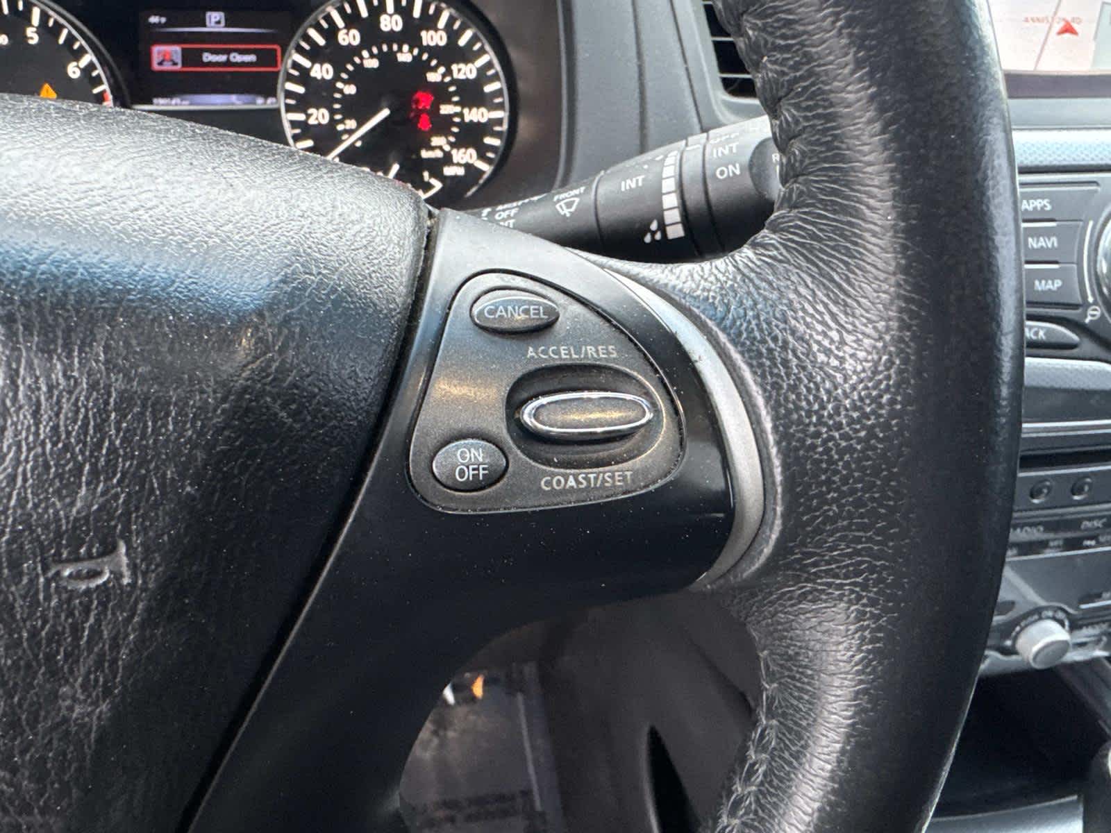 2017 Nissan Pathfinder SL